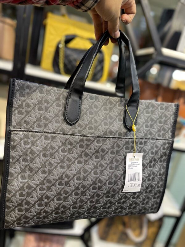 MICHAEL KORS Gigi Large Empire Signature Logo Tote Bag