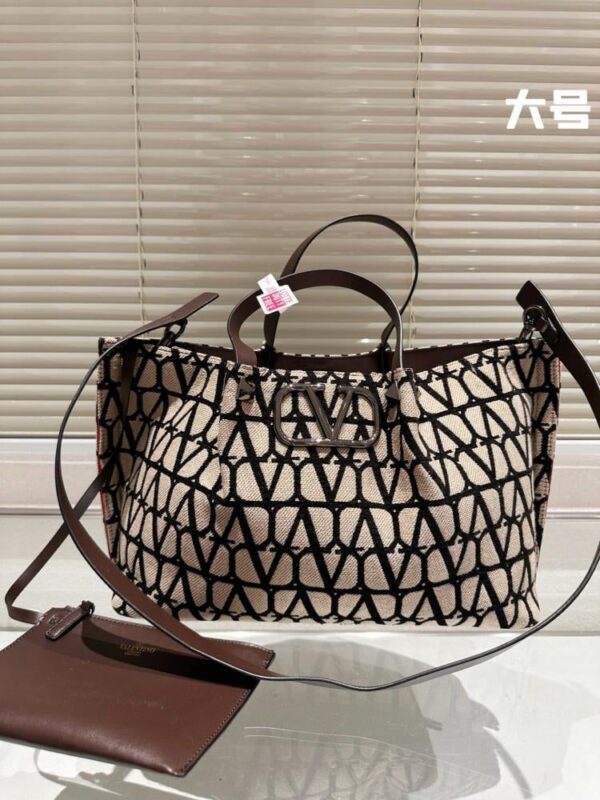 VALENTINO 2-Piece Handbag Set – Master Quality for Modern Pakistani Women