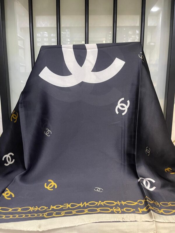 Branded scarf 🧣: Elevate style, premium quality , signature logo, luxurious touch, fashion and comfort. Brands are, Hermes, Christian Dior, Chanel, Gucci 🏷️ Price: 2,400
