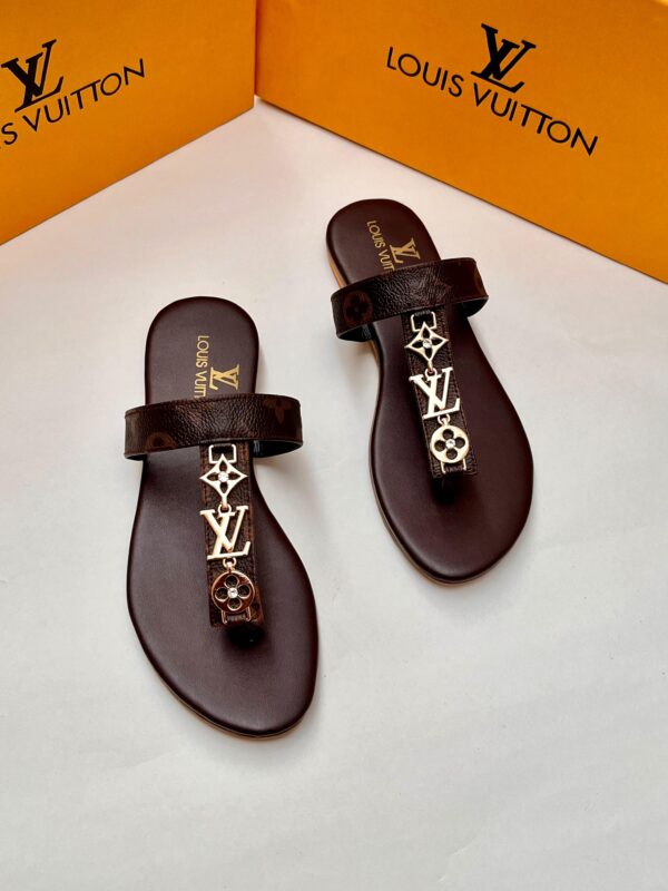 Buy Louis Vuitton Master Replica Flats Slipper in Pakistan – Premium LV Flat Sandals