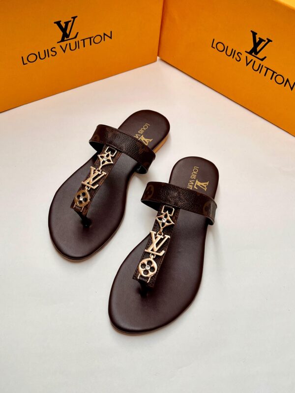 Buy Louis Vuitton Master Replica Flats Slipper in Pakistan – Premium LV Flat Sandals