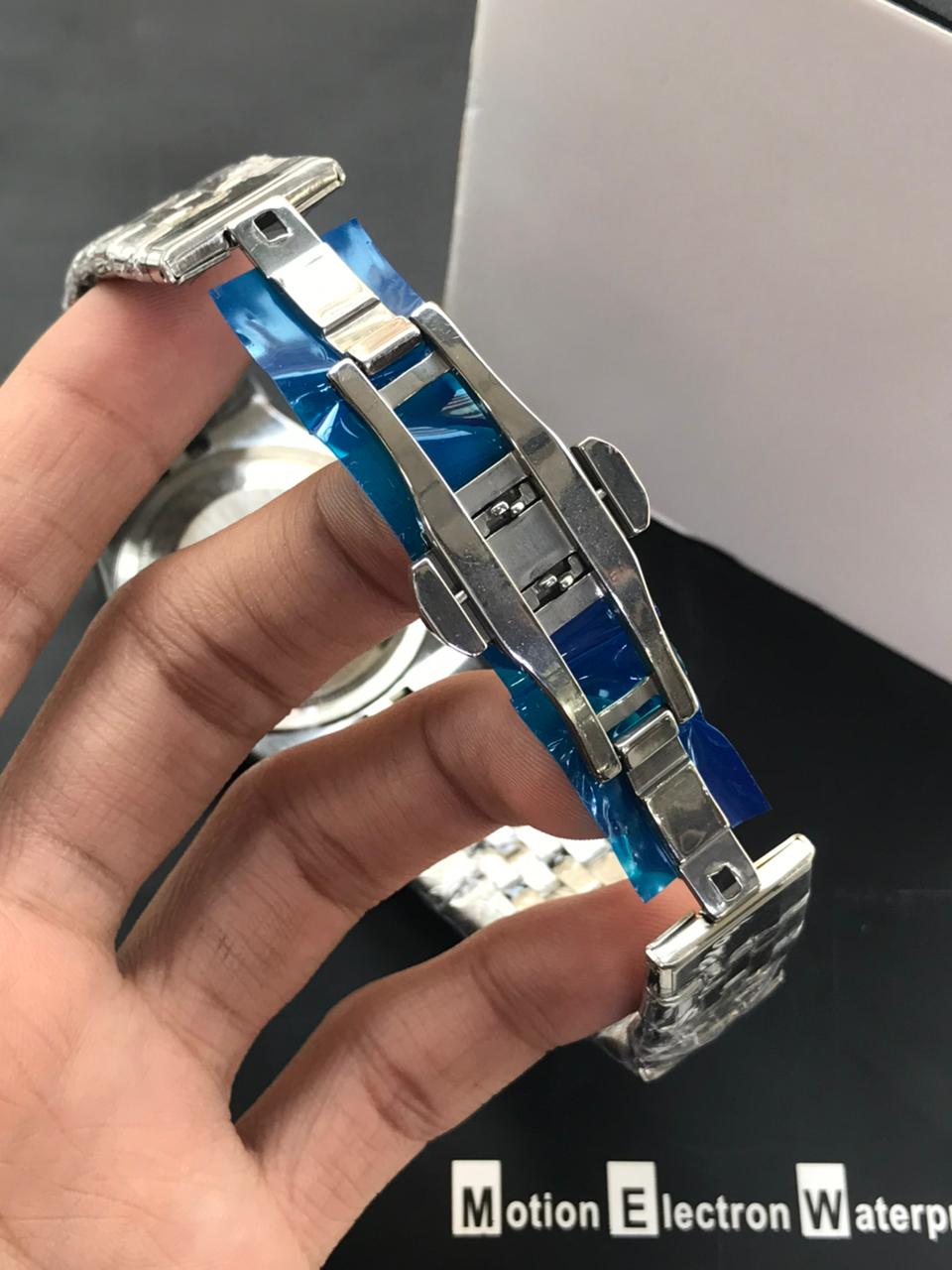 Luxury Men’s Steel Watch 2025 in Pakistan | Premium Quartz Date Watch – Land-Dweller Style