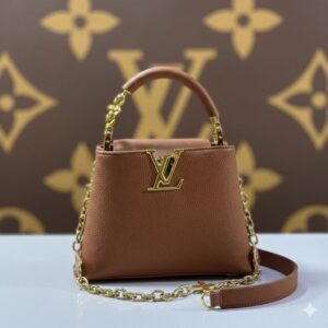 Louis Vuitton Capucines shoulder bag leather