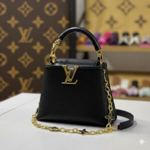 Louis Vuitton Capucines shoulder bag leather
