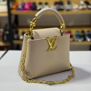Louis Vuitton Capucines shoulder bag leather