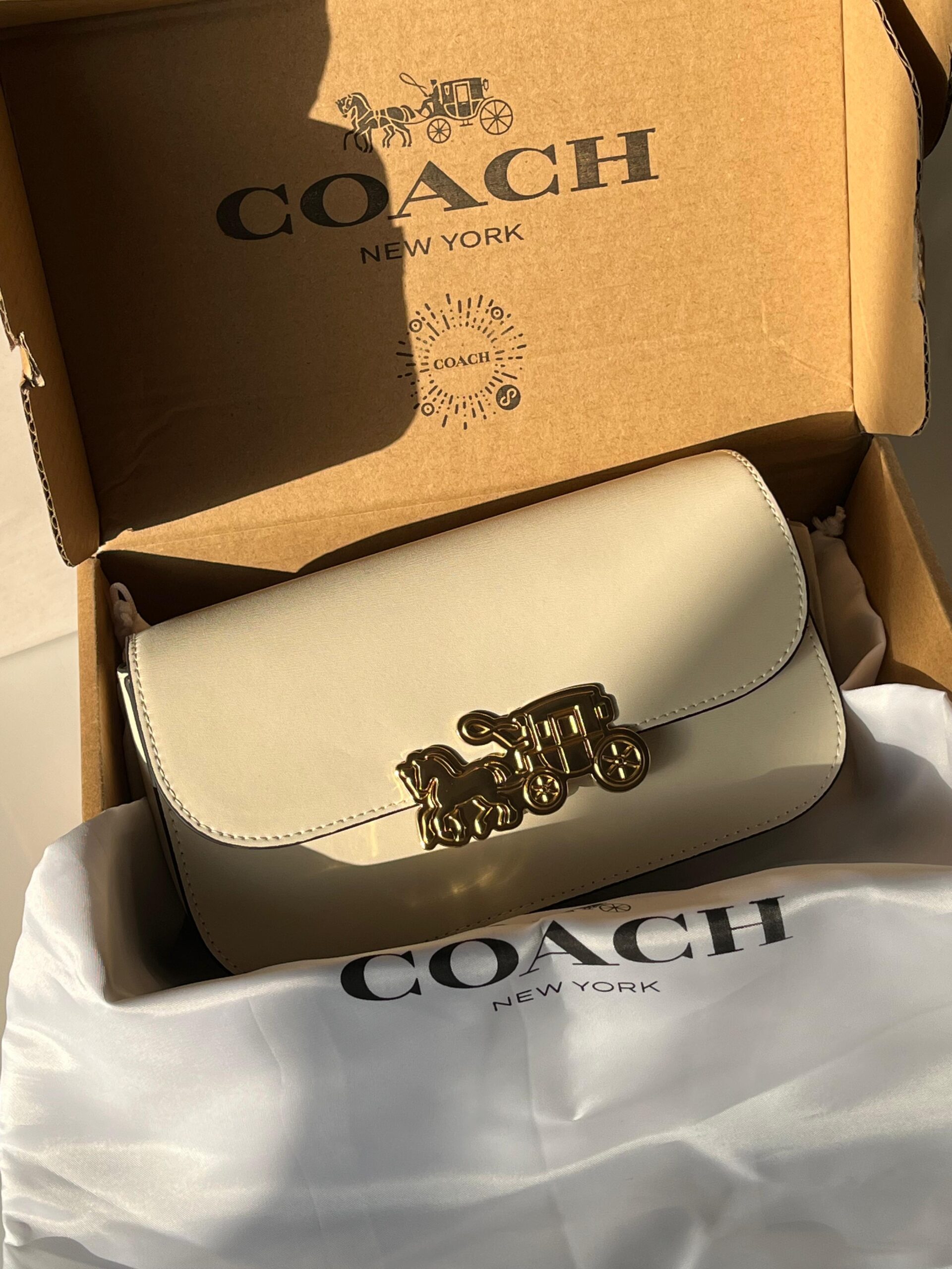 COACH Harper Shoulder Bag Pakistan