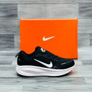 Nike Vomero 18 black running shoes Pakistan