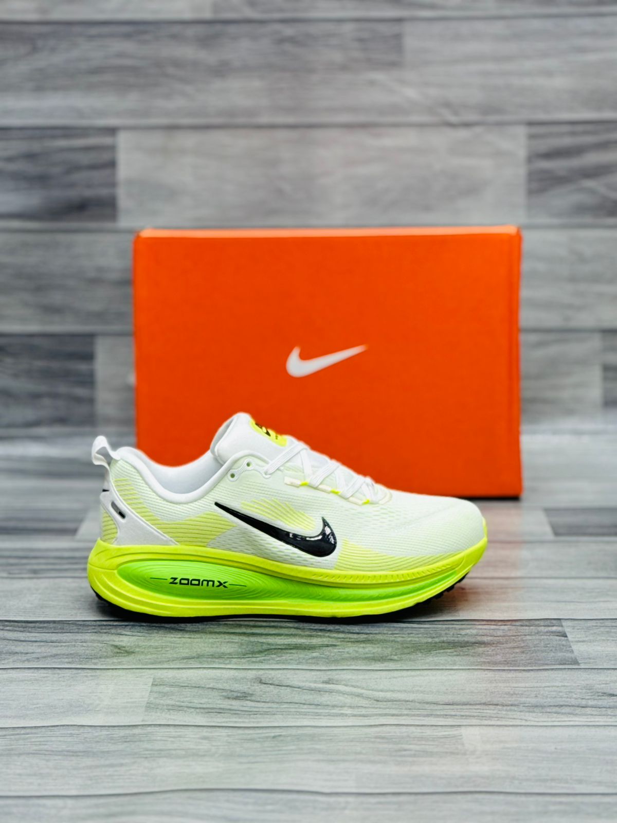 Nike Vomero 18 black running shoes Pakistan