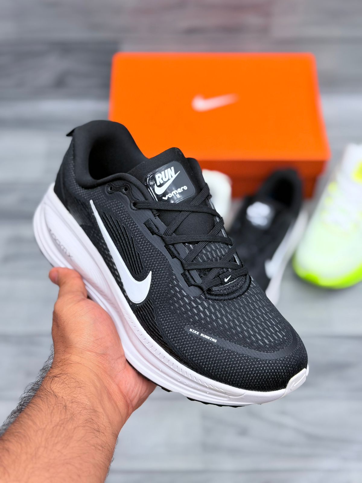 Nike Vomero 18 black running shoes Pakistan