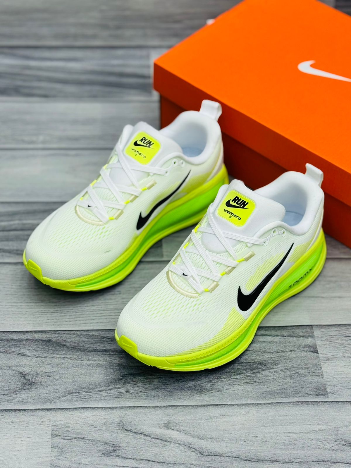 Nike Vomero 18 black running shoes Pakistan