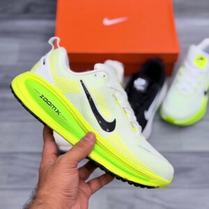 Nike Vomero 18 black running shoes Pakistan