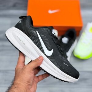 Nike Vomero 18 black running shoes Pakistan