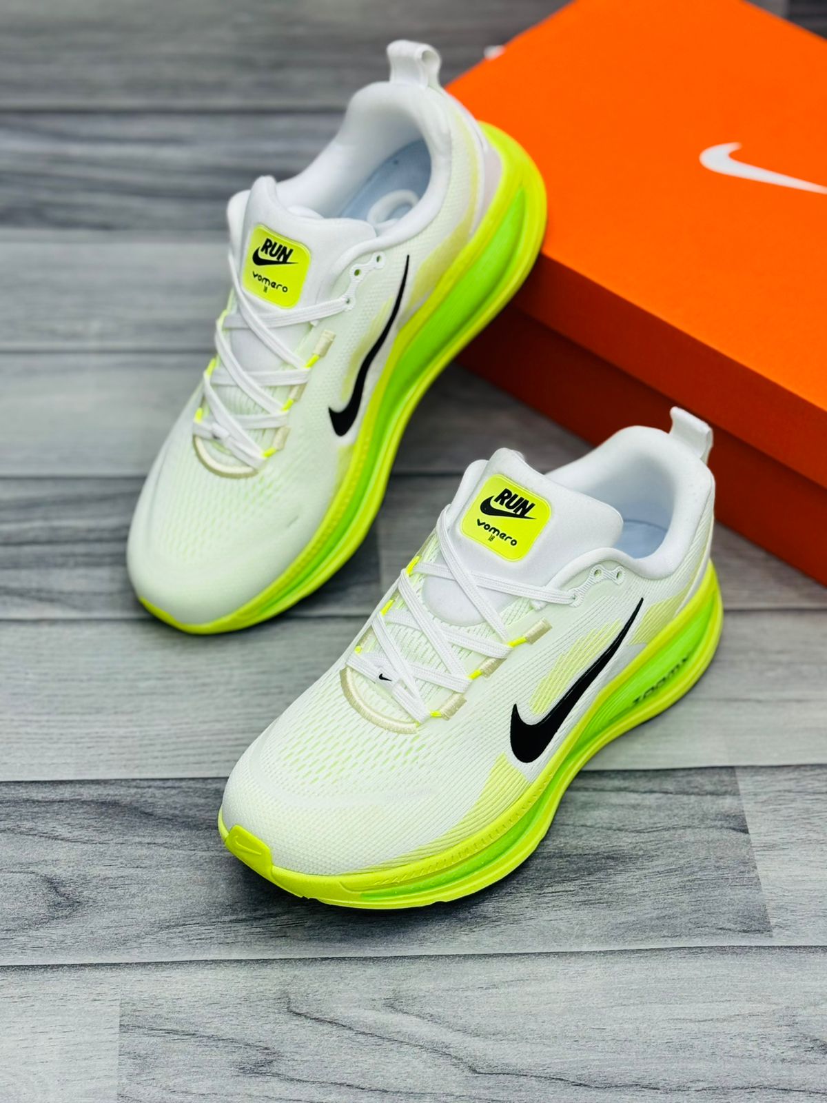 Nike Vomero 18 black running shoes Pakistan