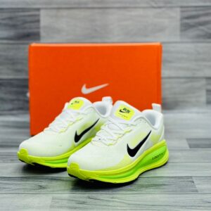 Nike Vomero 18 black running shoes Pakistan