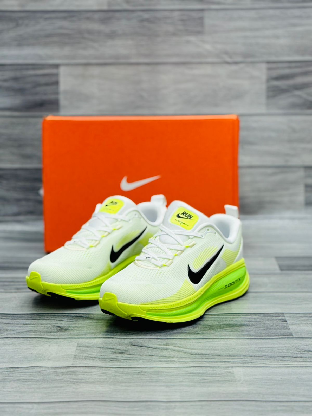 Nike Vomero 18 black running shoes Pakistan