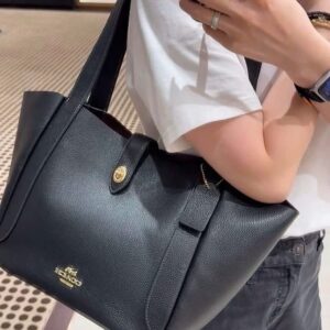 COACH Hadley Turnlock Tote Bag premium women's luxury handbag Pakistan