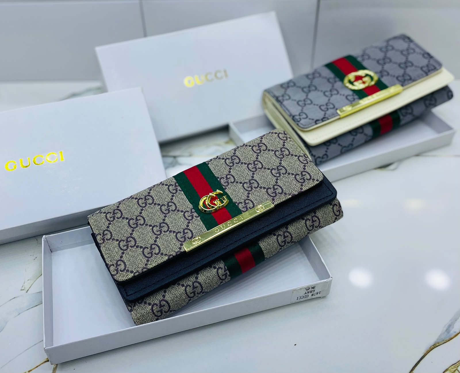 Luxury-Gucci continental wallet for women in Pakistan