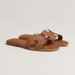 Women's Oran-style H-cutout flat sandals in brown and black