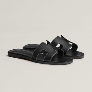 Women's Oran-style H-cutout flat sandals in brown and black