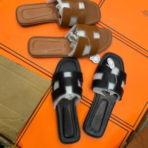Women's Oran-style H-cutout flat sandals in brown and black