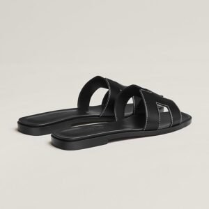 Women's Oran-style H-cutout flat sandals in brown and black